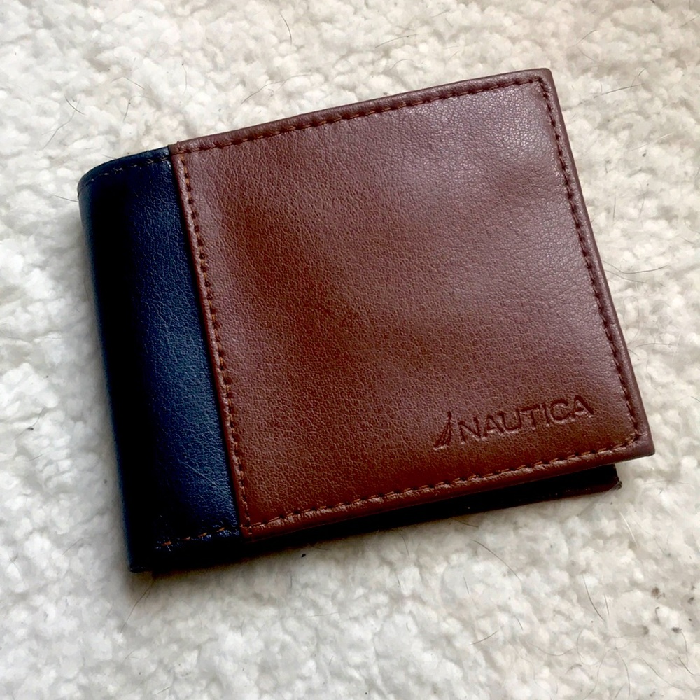Nautica Leather Passcase Mens Wallet